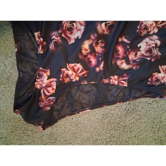 torrid 1 piece triangle mesh swimsuit new with tags size 4 size 26 size 4x - Picture 5 of 7